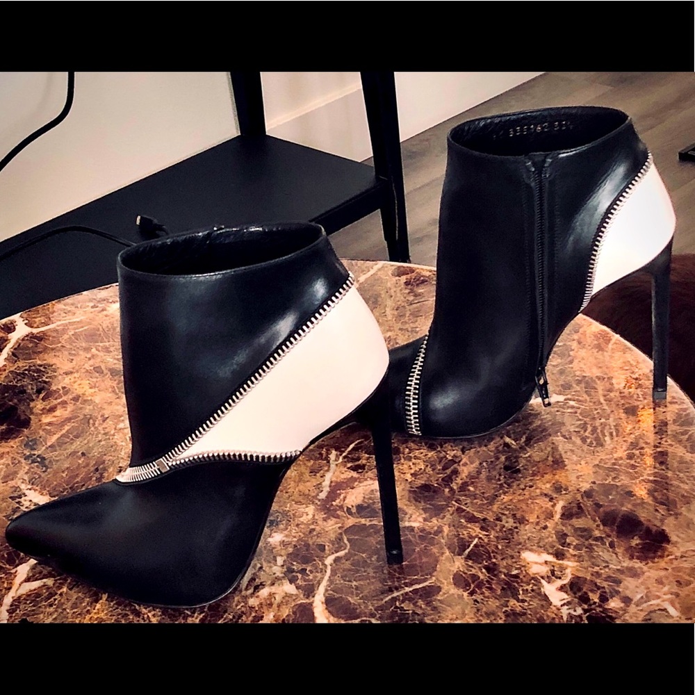 Authentic, never worn YSL YVes Saint Laurent booties